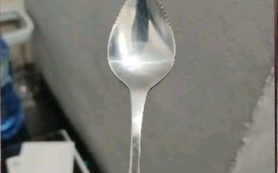 Ich habe in einer Mietwohnung einen seltsamen Löffel mit Rillen gefunden. Wozu dient der?