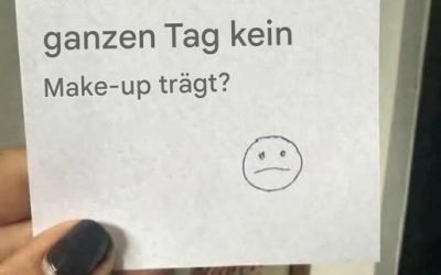 Kontroverse Frage: Kann eine Frau einen ganzen Tag ohne Make-up auskommen? Siehe Link in den Kommentaren.