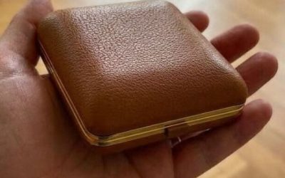 Ich stieß in der Sammlung meines Großvaters auf ein faszinierendes Objekt.