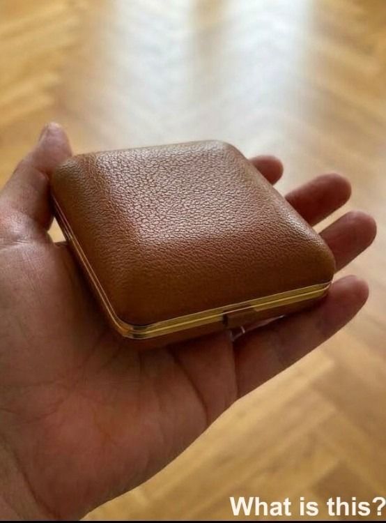 Ich stieß in der Sammlung meines Großvaters auf ein faszinierendes Objekt.